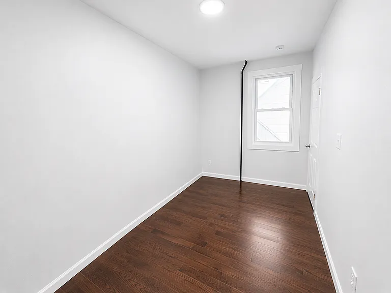 233 Rose St — Photo 13