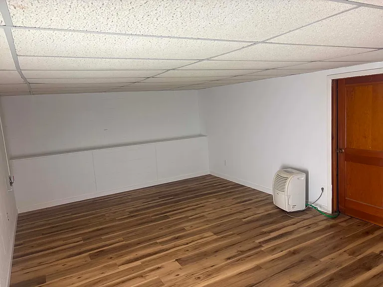631 Hollywell Ave — Photo 13