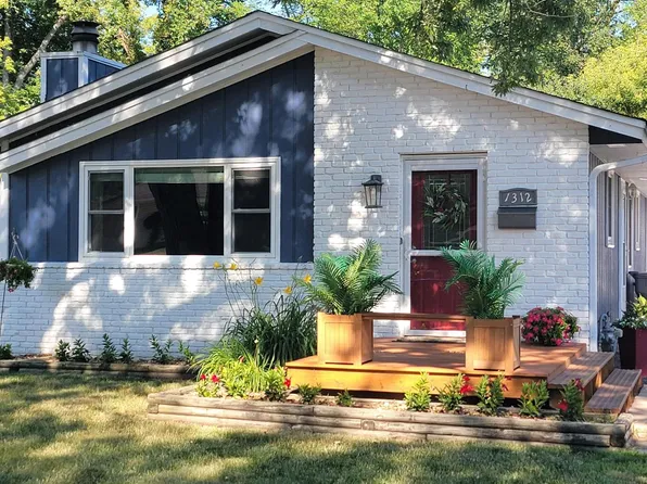 1312 Gettysburg Ave N, Golden Valley, MN 55427