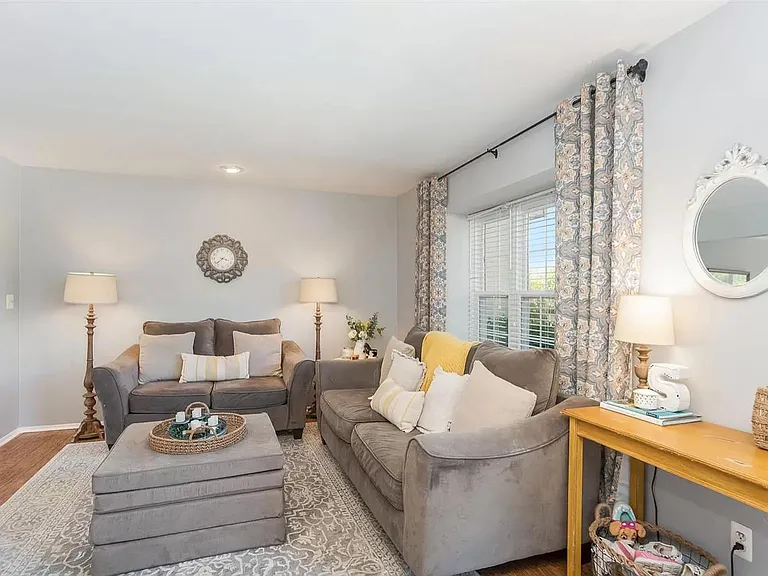 3255 Bolgos Cir — Photo 3