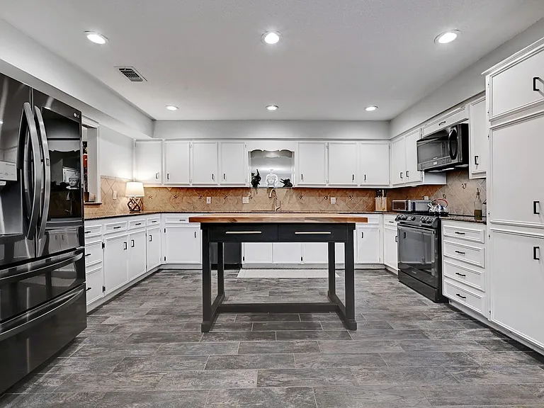 11133 Pinehurst Dr #C — Photo 14