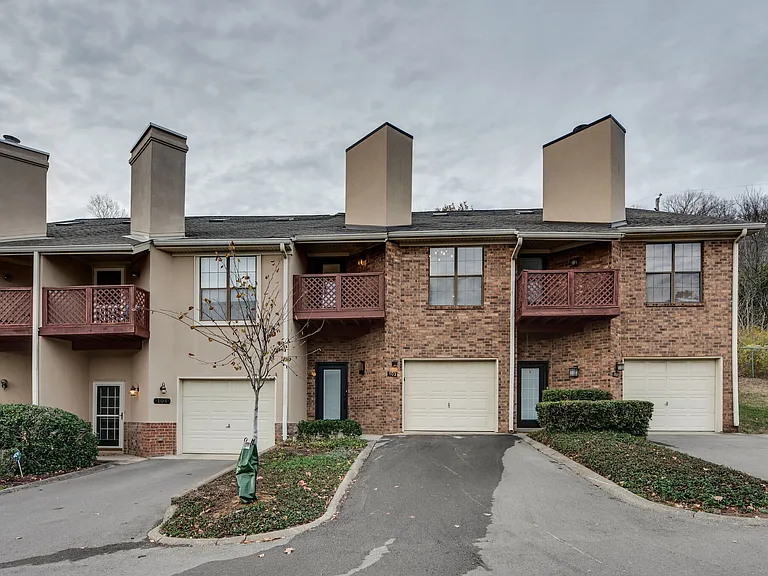 102 Villa View Ct — Photo 3