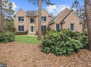 8 Midbridge Dr, Medford, NJ 08055