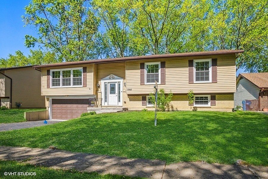 1st image of 7942 Huntington Cir N
