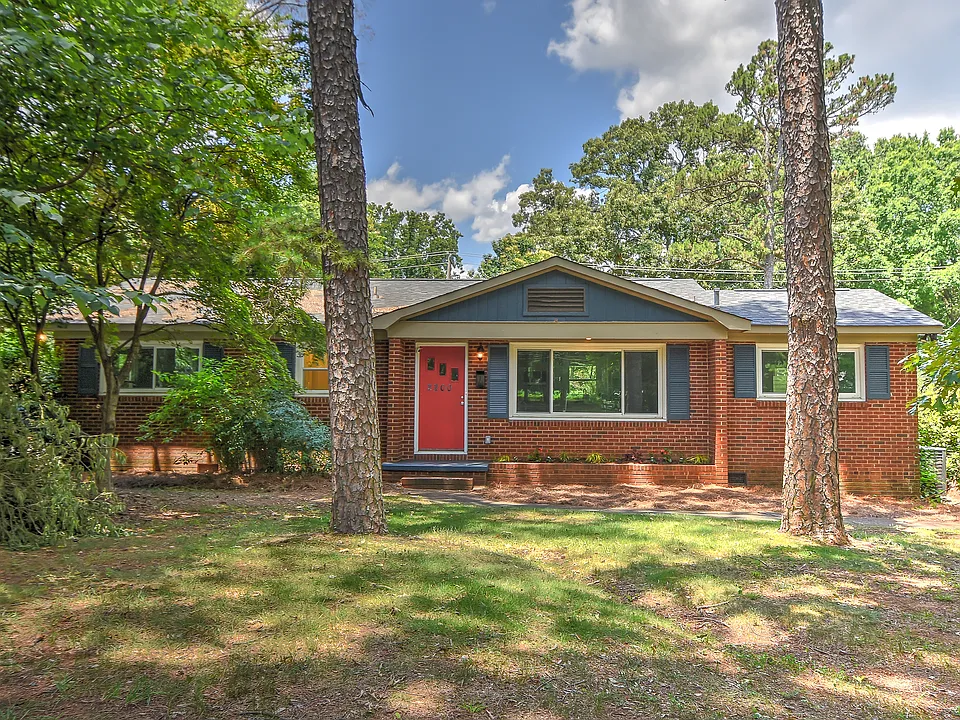 2200 Eastway Dr