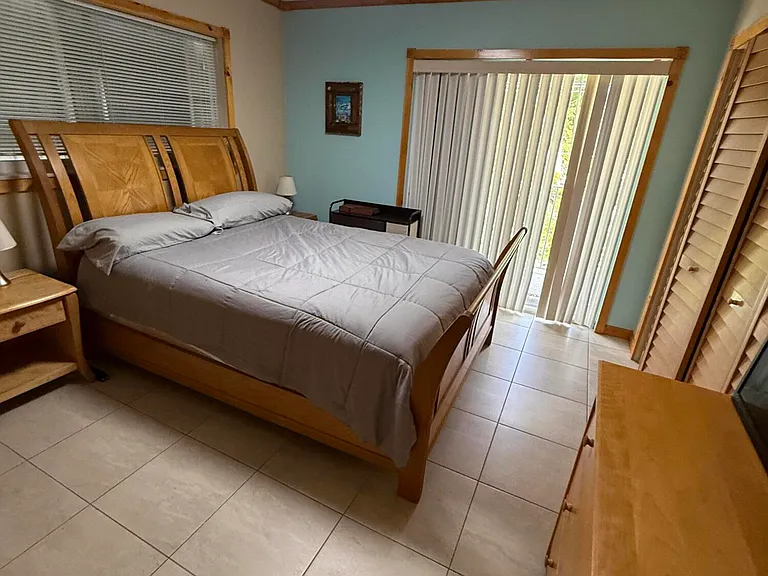 300 Ocean Dr #20 — Photo 16