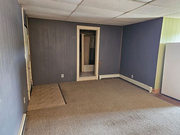 4th image of 110 E Canda St