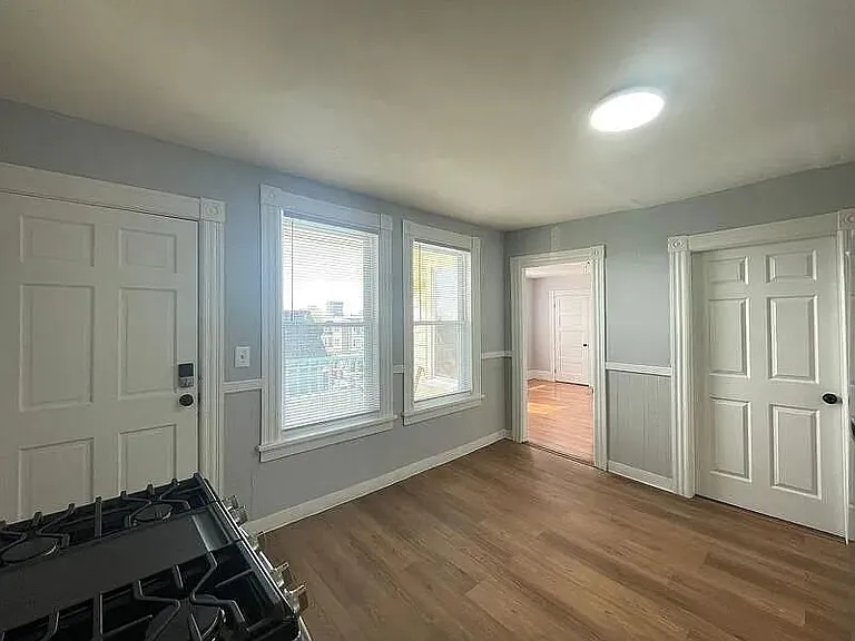 231 Laurel St #3 — Photo 3