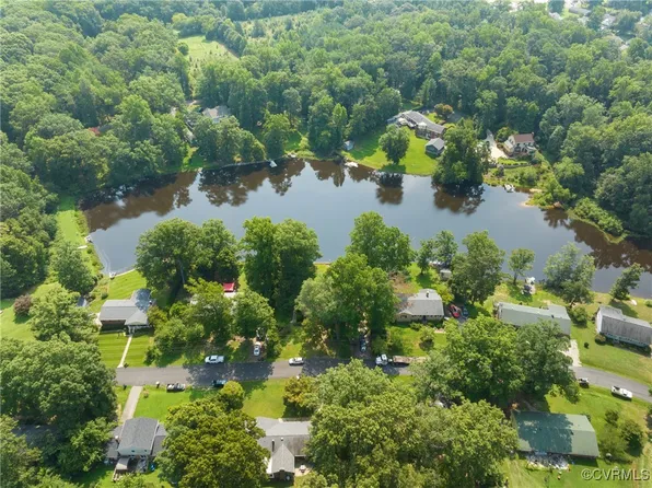 12923 Erlene Dr, Chester, VA 23831