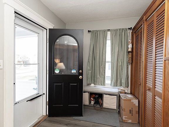 5th image of 139 Cornell Ave