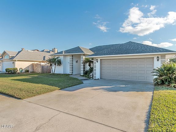 2nd image of 18 Spanish Waters Dr