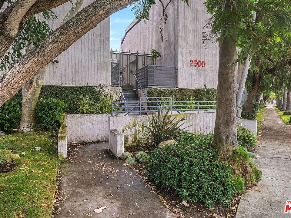 1st image of 2500 Abbot Kinney Blvd APT 3