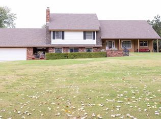 1304 N Pecan Rd, Ponca City, OK 74604