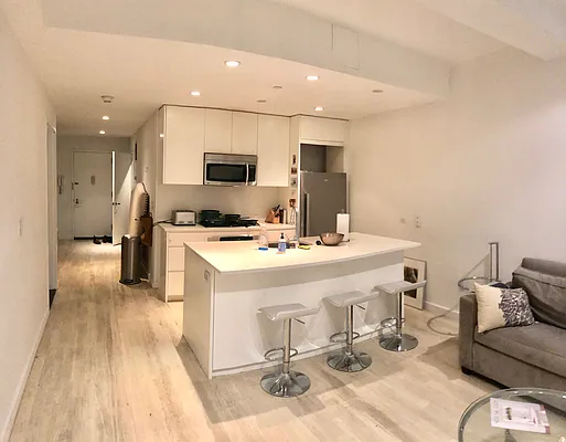 Rented by NY Living Solutions | media 27