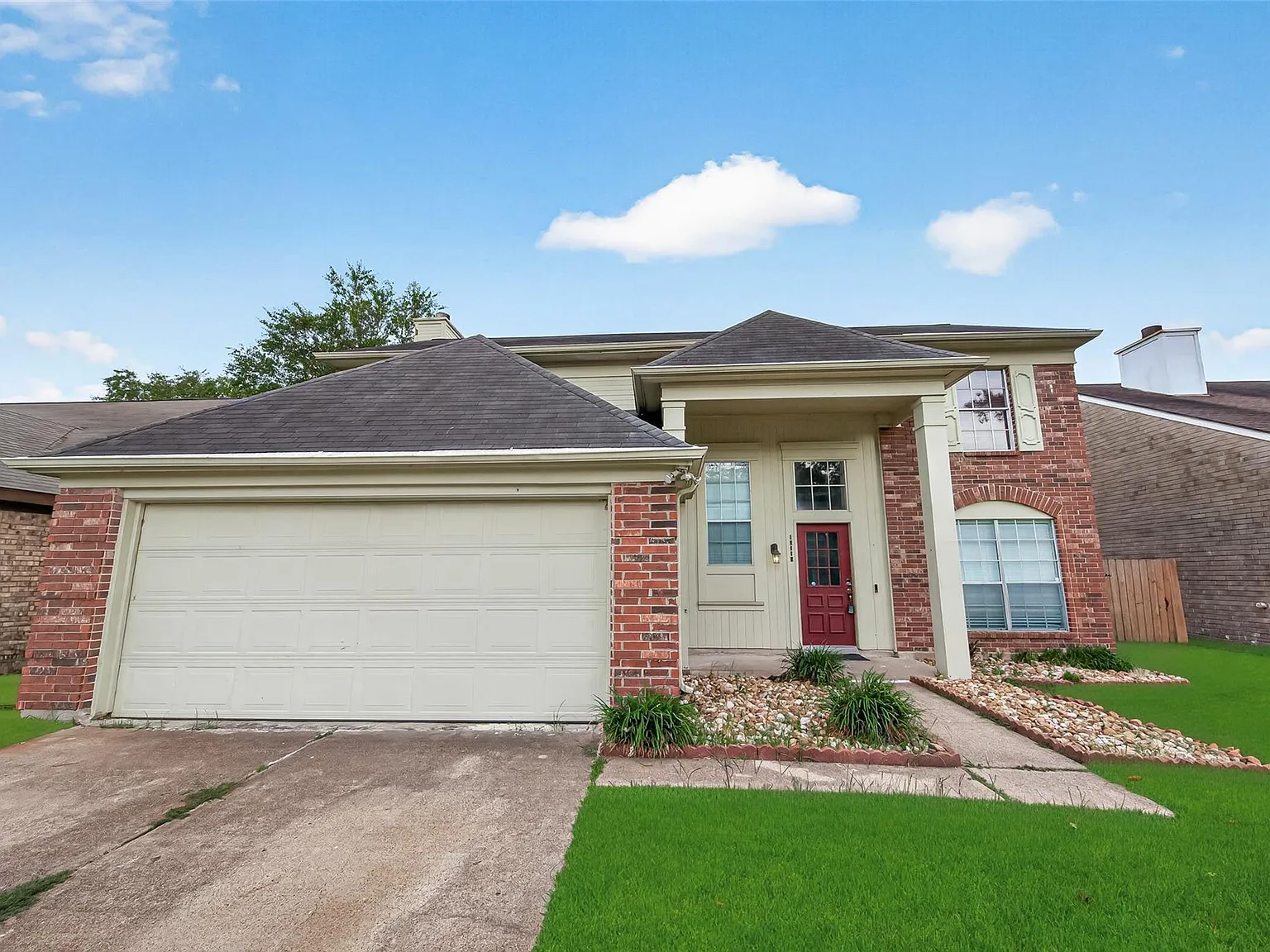 4 bed, 2.5 bath, 1970 sqft, $2,100 — Photo 1
