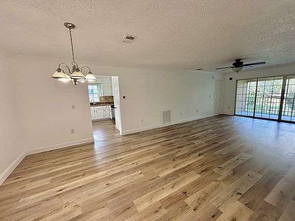 4th image of 3216 Clubside Dr