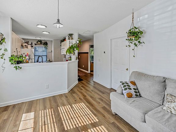 5th image of 103 Linville Ct