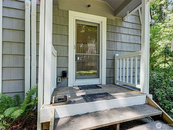 3rd image of 5618 NE Arrowhead Place