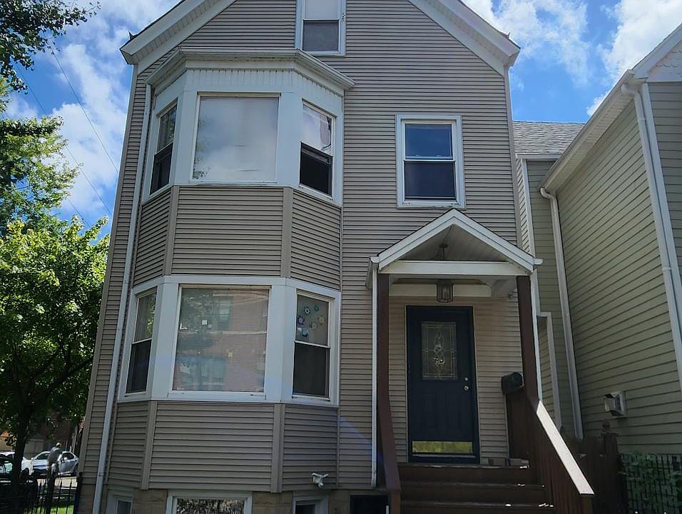 1st image of 2101 W Montrose Ave #G