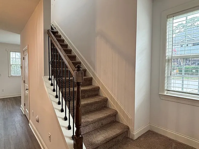 196 Silver Hill St — Photo 20