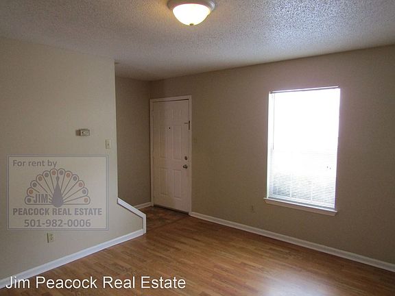 2nd image of 807 W Elm St APT 2C