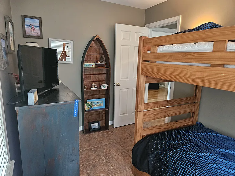 8 Granite St — Photo 17