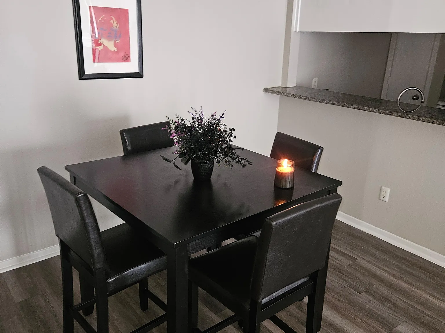 2 bed, 2.0 bath, 989 sqft, $936 — Photo 2