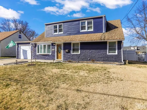 22 Altamont Rd, Edison, NJ 08817