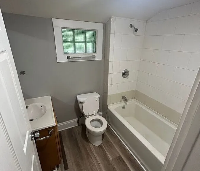704 Walker St — Photo 7