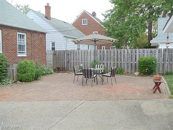 3rd image of 21271 S Lake Shore Blvd