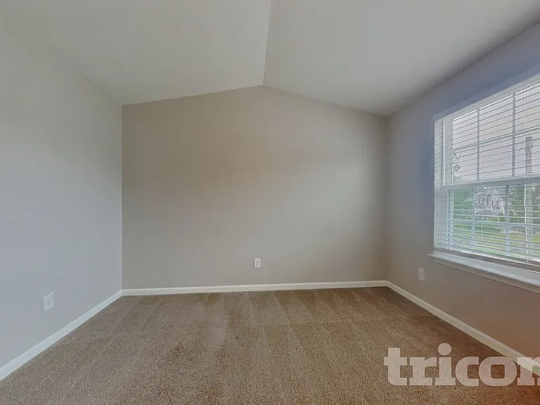 1505 Hamilton Hills Dr — Photo 7