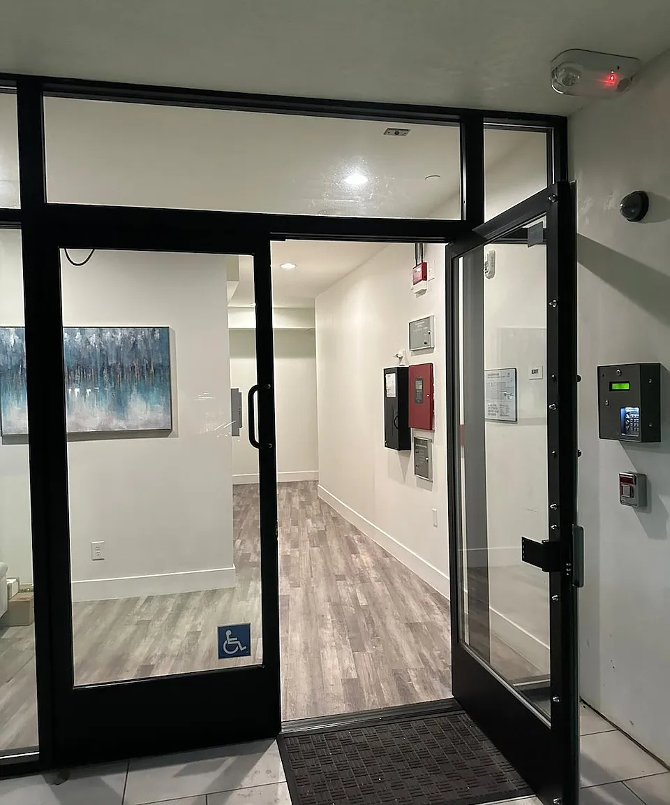 1 bed, 865 sqft, $2,950 — Photo 3