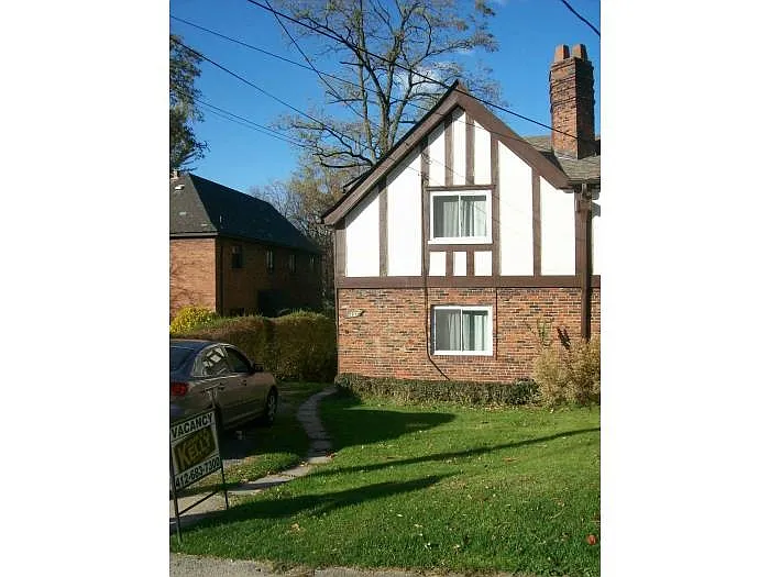 1357 Cordova Rd photo 1