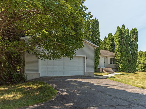 3rd image of 8002 Willow Rd