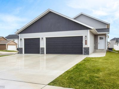 7330 24th St S, Fargo, ND, 58104