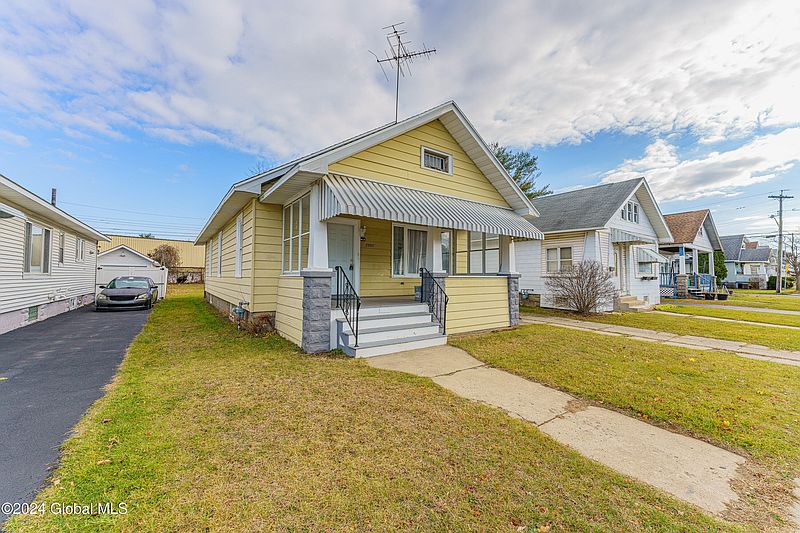 3rd image of 1551 California Avenue