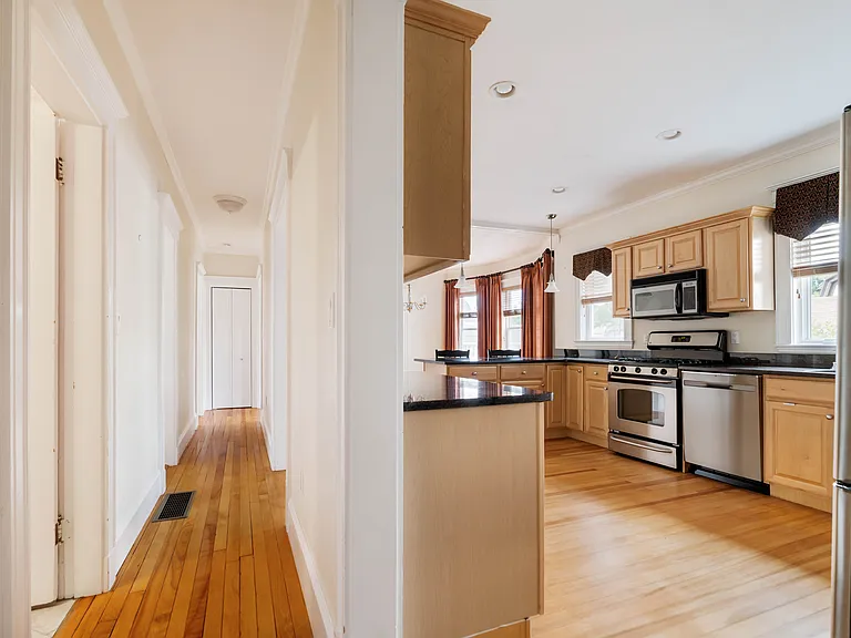 2 Peabody Rd — Photo 13