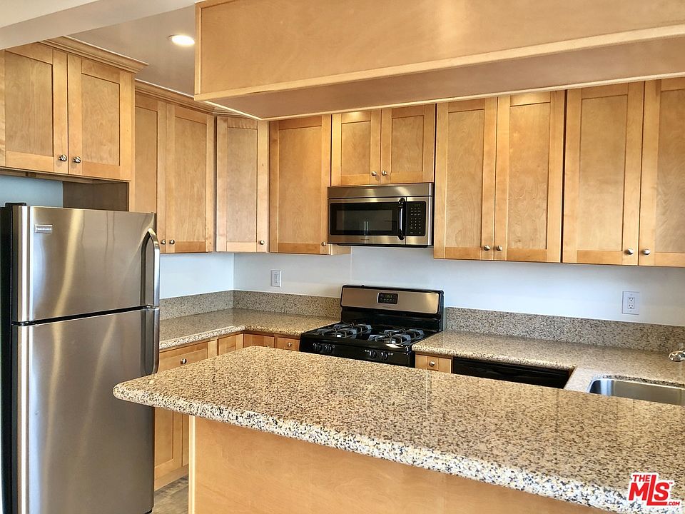 1st image of 1233 N Harper Ave APT 15