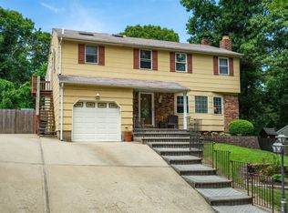 37 Washington Heights St, Selden, NY 11784