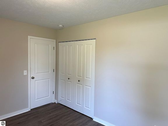 4th image of 5018 Heritage Way