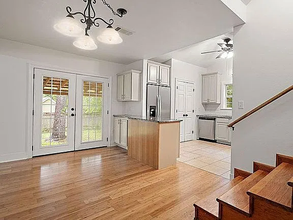 4 bed, 2703 sqft, $2,600 — Photo 3