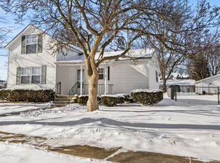 209 N Maple St, Grant Park, IL 60940