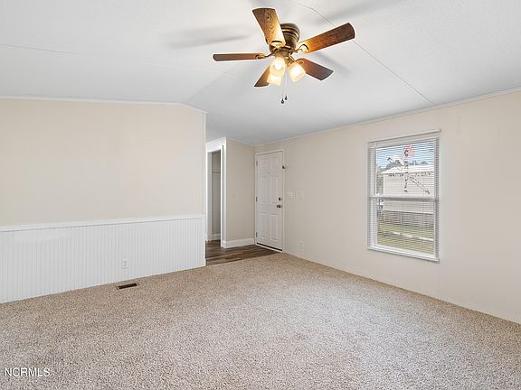 5th image of 4193 9th Street SE