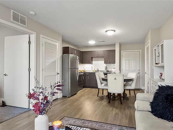 4th image of 680 6th Ave NE APT 5105