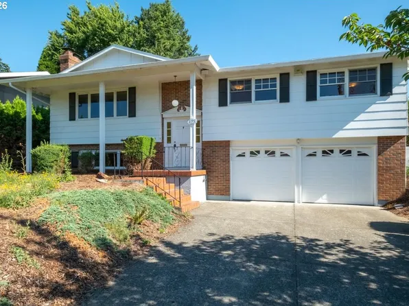 895 NW 3rd St, Gresham, OR 97030