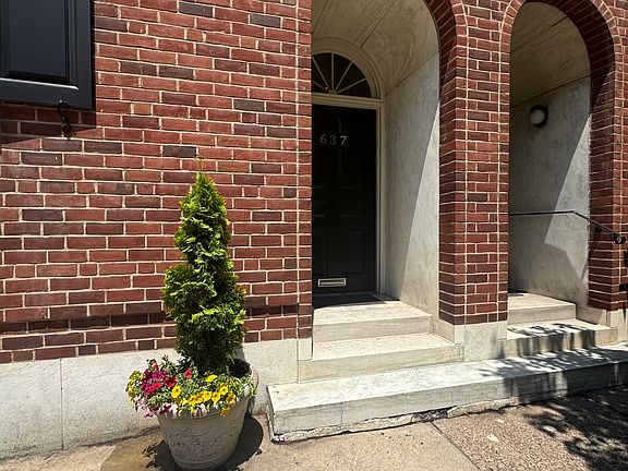 2nd image of 637 Spruce St