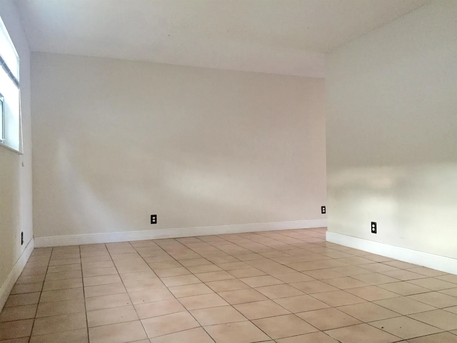 El Sol At Main Street 4061 #28 (Ellia Corp) - 516 — Photo 4