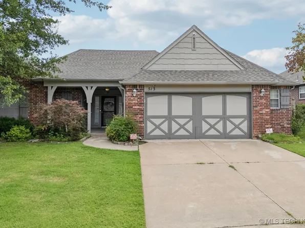 513 S 63rd Pl, Broken Arrow, OK 74014