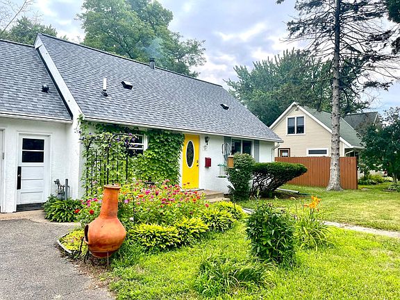 Front of house from driveway
