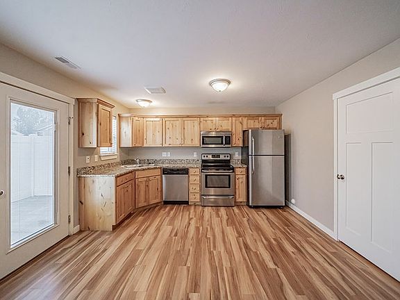 24-Kitchen